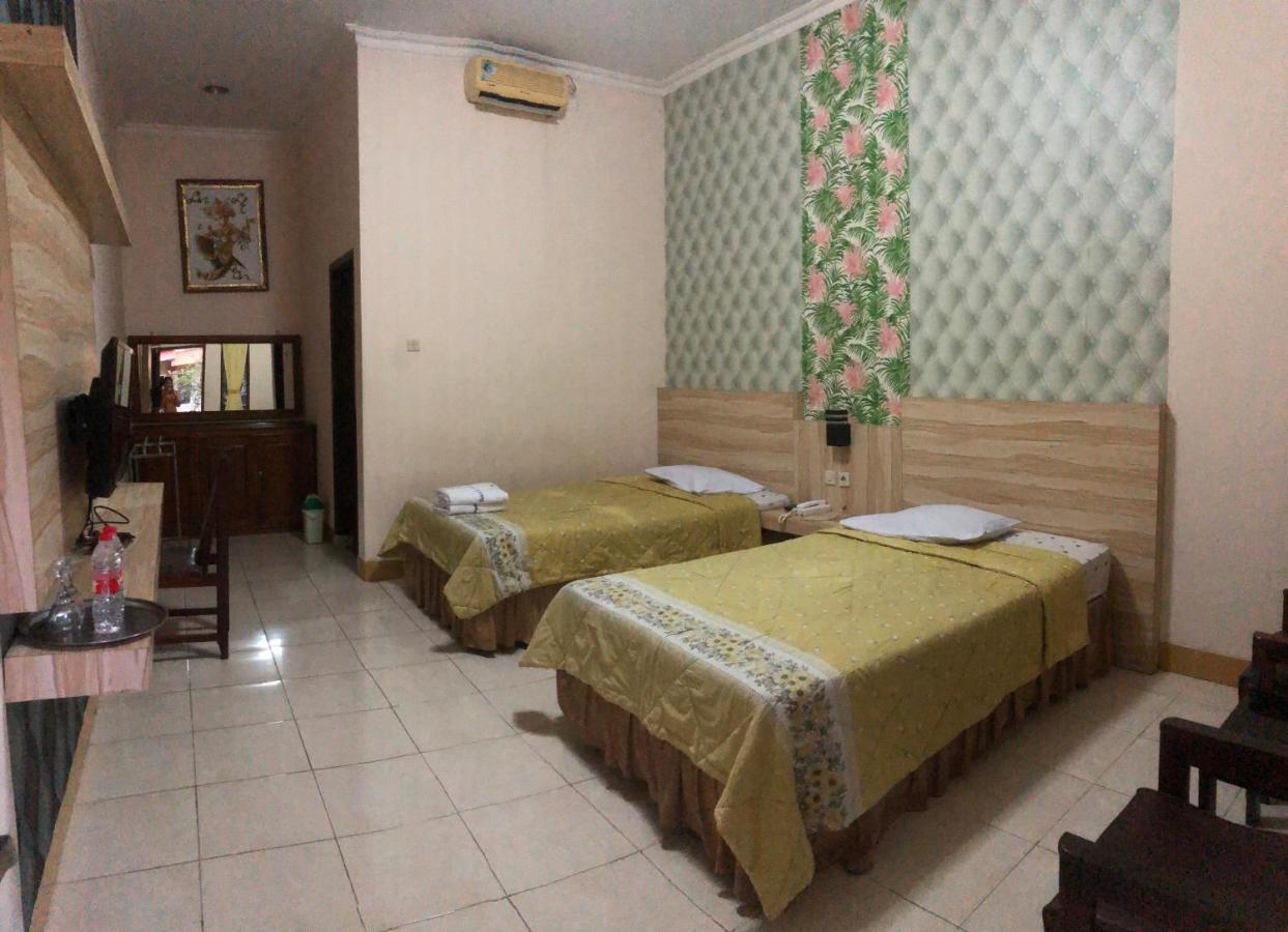 Grafika Hotel Dan Resto Gombong  Екстер'єр фото